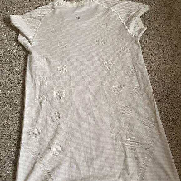 RARE creme floral lululemon Swiflty Tech - Picture 2 of 4